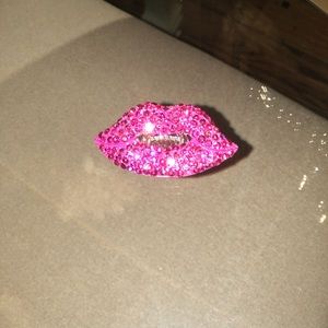 HOT PINK ADJUSTABLE LIPS RING